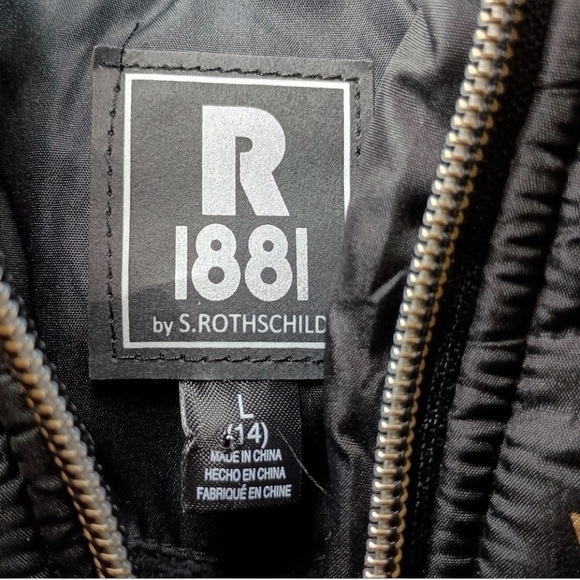 S. Rothschild Black Puffer Jacket with Gold Stars - Picture 5 of 7